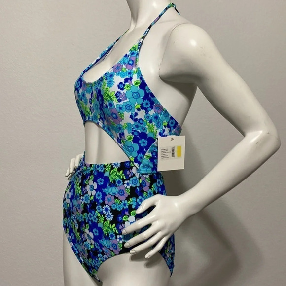 CYN & LUCA NWT Black Blue White Floral Front Cut Out One Piece Swimsuit Size L - Picture 5 of 9